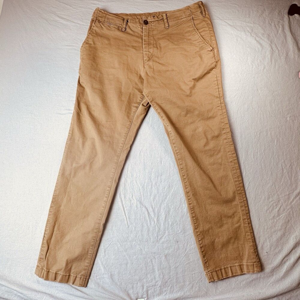 American Eagle Men’s 34 X32 (fits 34x30) Tan Chino Flex Original Straight Pants